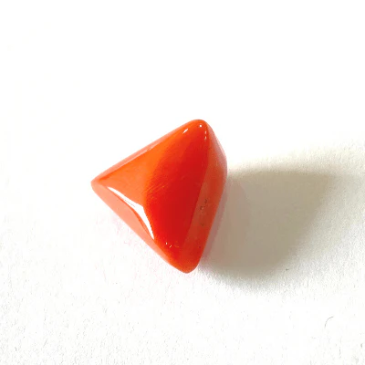 Natural Coral (Moonga) - 4.75 cts (Triangular) - Image 3